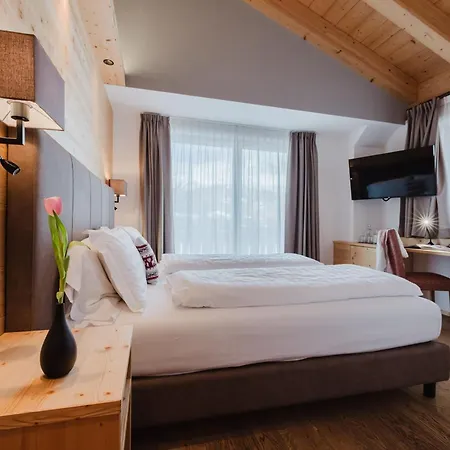 Hotel Li Anta Rossa Livigno Exterior photo